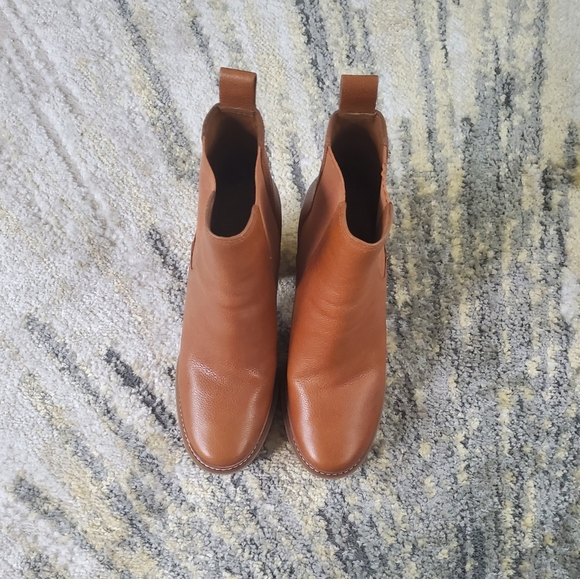 Carson Lug Sole Bootie - Picture 6 of 8